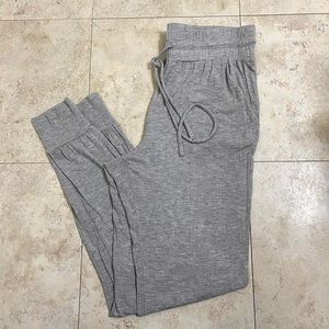 🐨 FOREVER 21 SPORT JOGGERS 🐨
⭐️ MATCHING CROPPED HOODIE AVAILABLE!